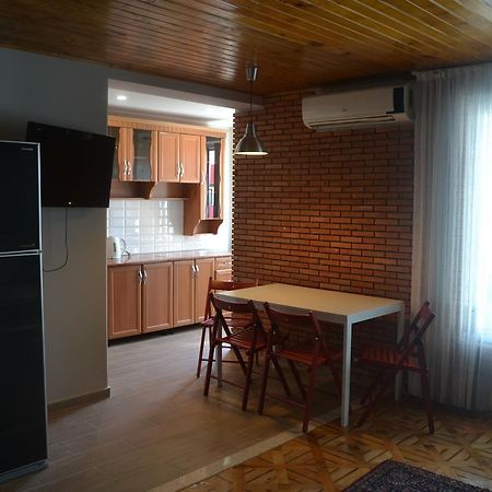 Gorgiladze 66-58 Appartement Batoemi Buitenkant foto