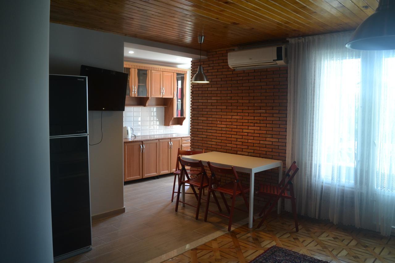 Gorgiladze 66-58 Appartement Batoemi Buitenkant foto